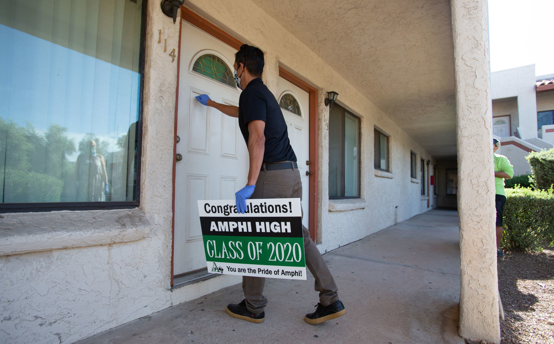 Amphi HS students, graduation greeting